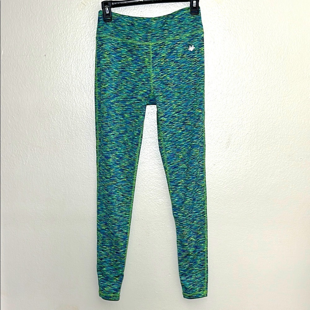 Dynamic Green and Blue Patterned Leggings